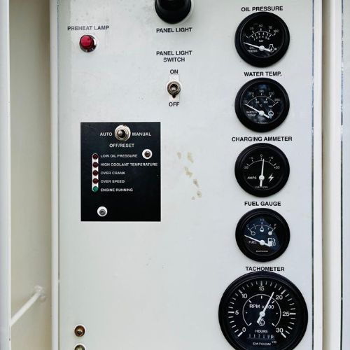 Generador industrial MQ Power 70kVA operando en una planta