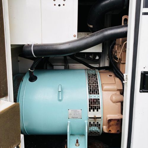 quipo de respaldo eléctrico MQ Power 70kVA en ambiente industrial