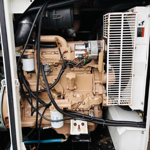 Generador MQ Power de 70kVA transportado a sitio de construcción